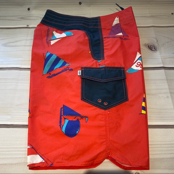 🔥VANS CLASSIC ERA BOARD SHORTS NWT - Picture 2 of 8